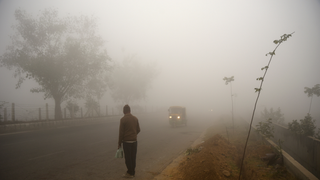Experts Recommend Oxygen Tanks to Deal With Delhi's Crippling Pollution<em></em>